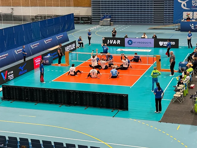 EM Paravolley